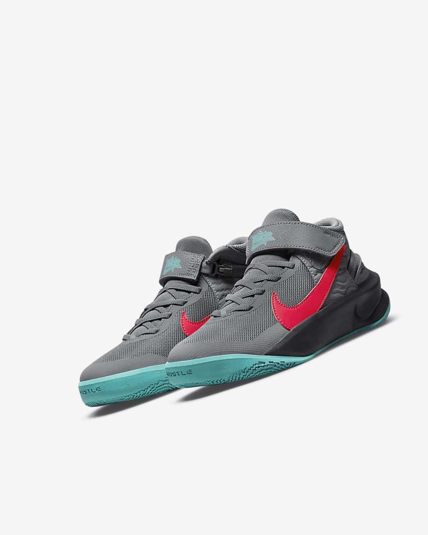 Zapatillas Baloncesto Nike Team Hustle D 10 FlyEase Niño Gris Gris Oscuro Turquesa Rojas | AR2360