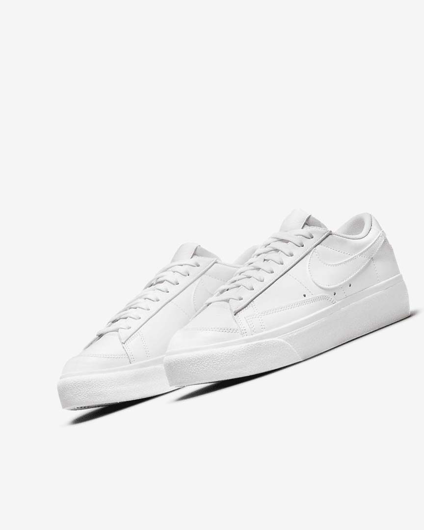 Zapatillas Nike Blazer Low Plataforma Mujer Blancas | AR2528