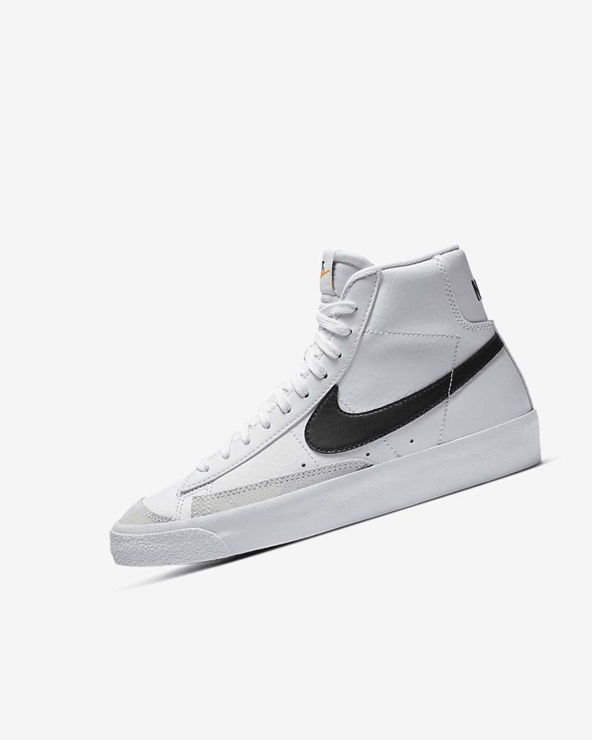 Zapatillas Nike Blazer Mid \'77 Niña Blancas Naranjas Negras | AR2662