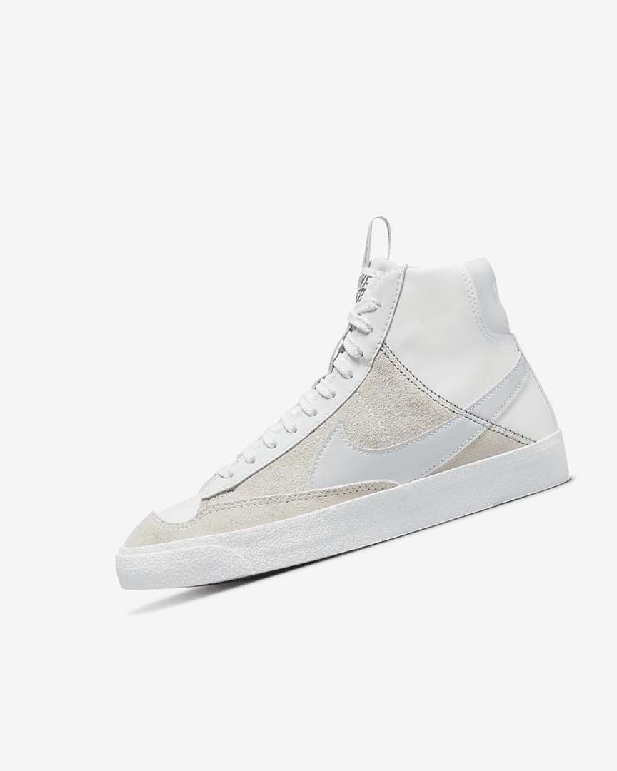 Zapatillas Nike Blazer Mid \'77 SE Dance Niño Blancas Blancas Azules Gris | AR2222