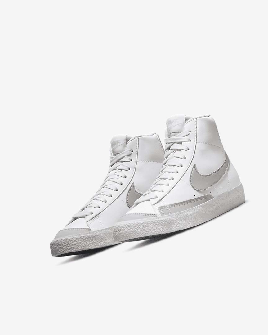 Zapatillas Nike Blazer Mid '77 SE Niña Blancas Beige Claro | AR2320