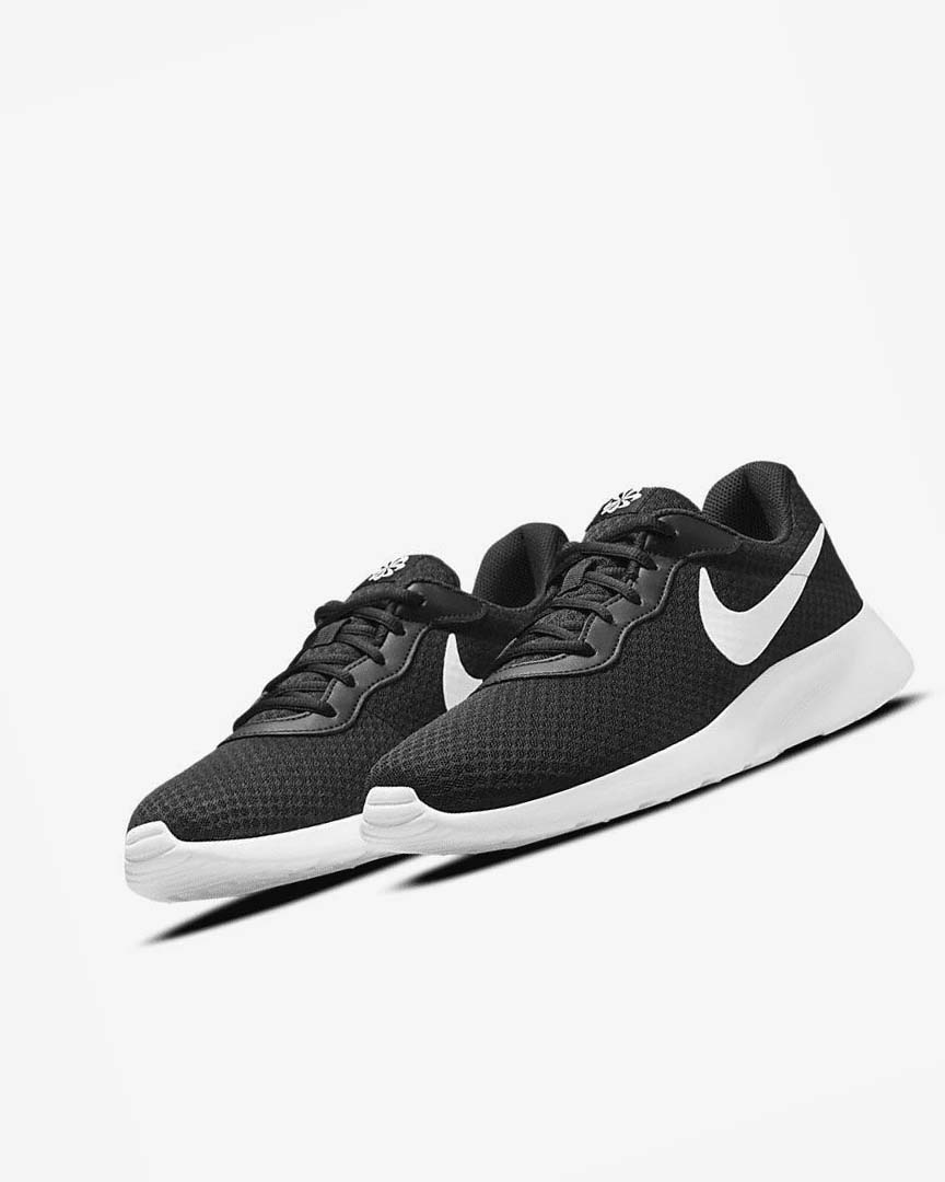 Zapatillas Nike Tanjun Hombre Negras Blancas | AR5083