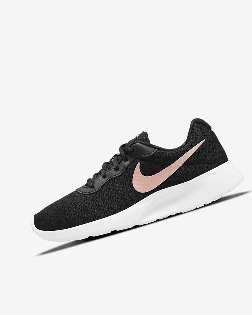 Zapatillas Nike Tanjun Mujer Negras Blancas Metal Rojas Marrones | AR5130