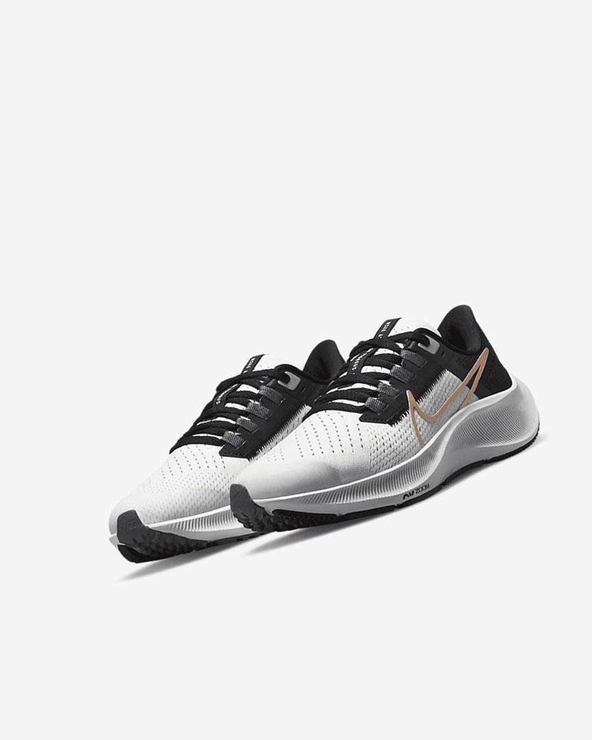 Zapatillas Running Nike Air Zoom Pegasus 38 Niño Gris Claro Gris Metal Doradas | AR2846