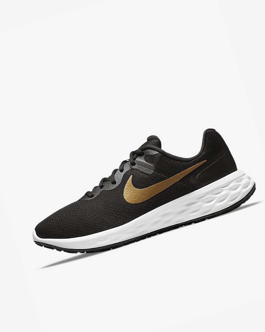 Zapatillas Running Nike Revolution 6 Next Nature Hombre Negras Blancas Metal Doradas | AR5286