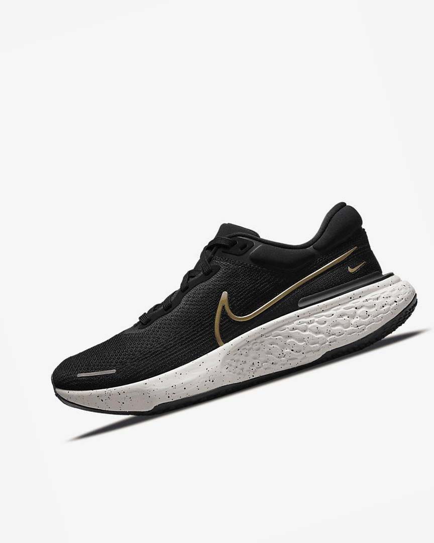 Zapatillas Running Nike ZoomX Invincible Run Flyknit Hombre Negras Metal Doradas | AR2501