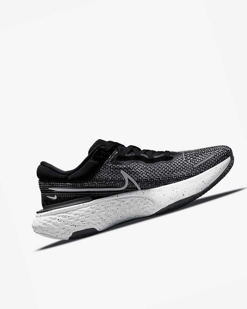 Zapatillas Running Nike ZoomX Invincible Run Flyknit Hombre Negras Blancas | AR5528