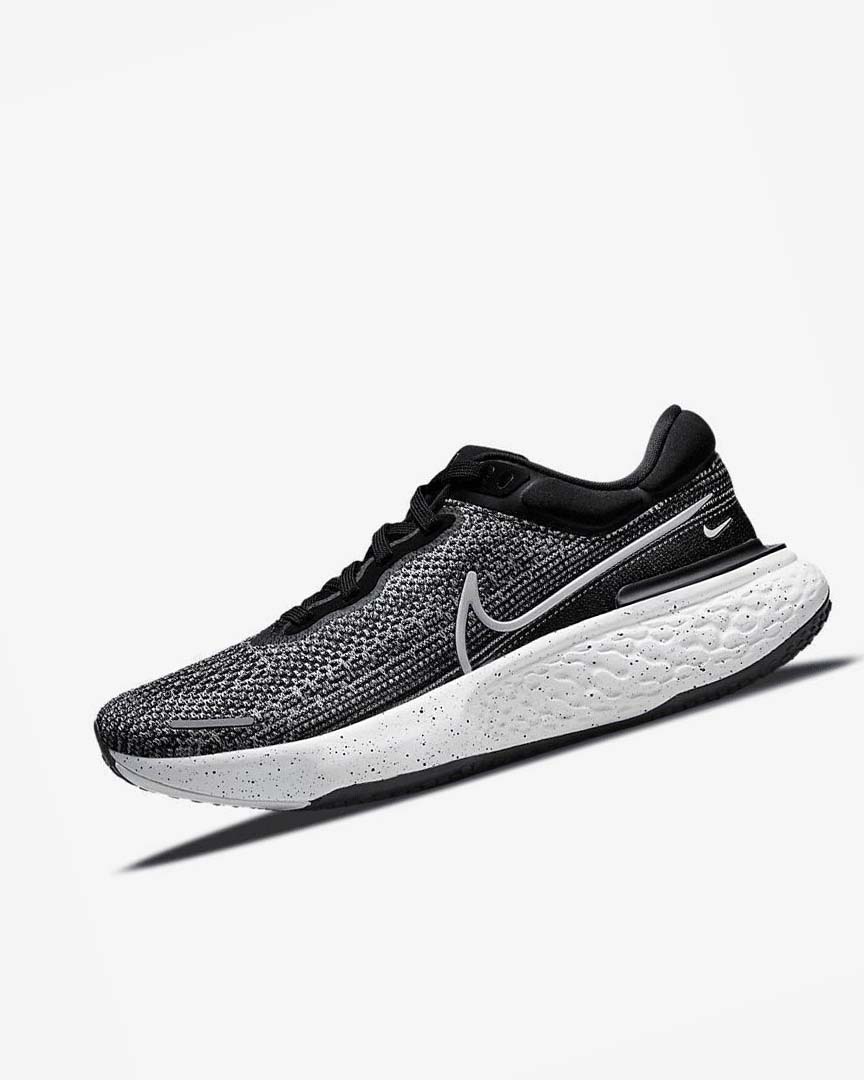 Zapatillas Running Nike ZoomX Invincible Run Flyknit Hombre Negras Blancas | AR5528