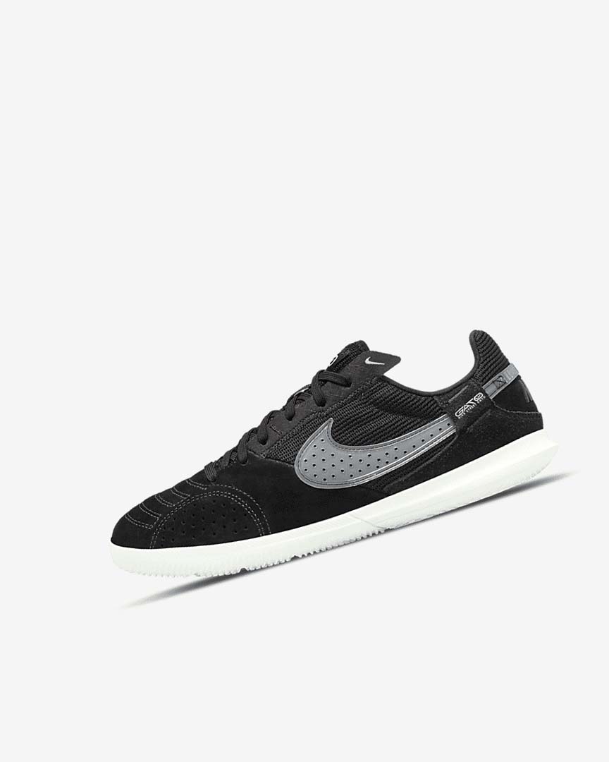 Zapatos De Fútbol Nike Jr. Streetgato Niña Negras Blancas | AR4605