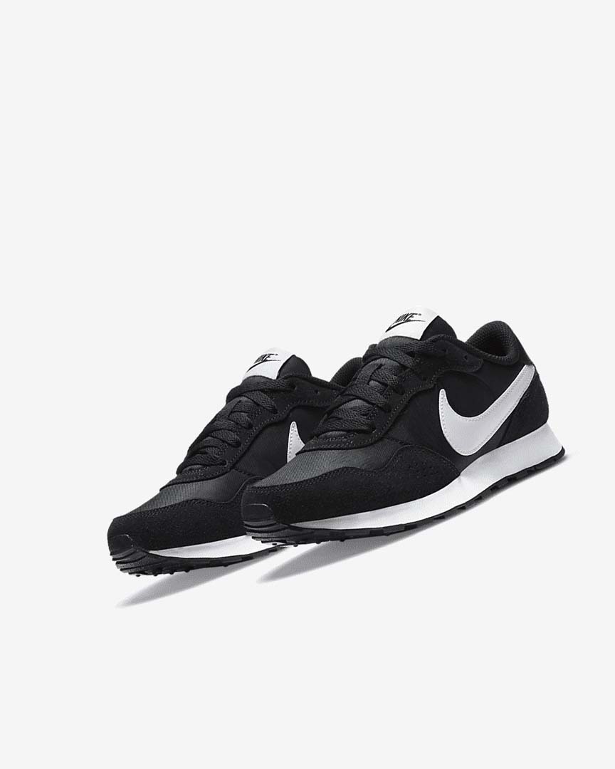 Zapatos Nike MD Valiant Niña Negras Blancas | AR4615