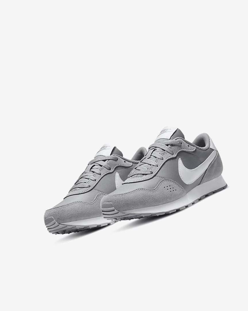 Zapatos Nike MD Valiant Niño Gris Blancas | AR3055