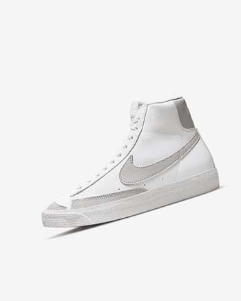 Zapatillas Nike Blazer Mid '77 SE Niño Blancas Beige Claro | AR2902