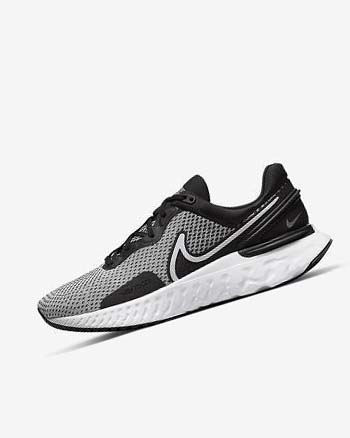 Zapatillas Running Nike React Miler 3 Hombre Blancas Negras Metal Plateadas Blancas | AR5023